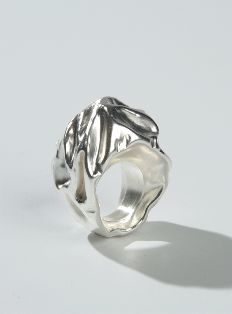 JosJonkergouw_ring10_zilver_prop