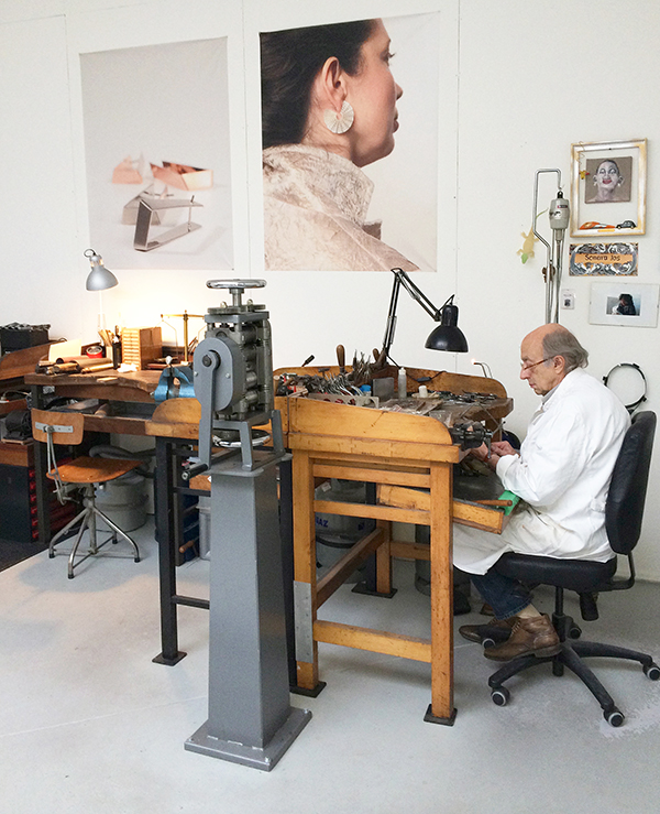 Jos Jonkergouw sieraden | laatste exposities maart & mei/juni 2023